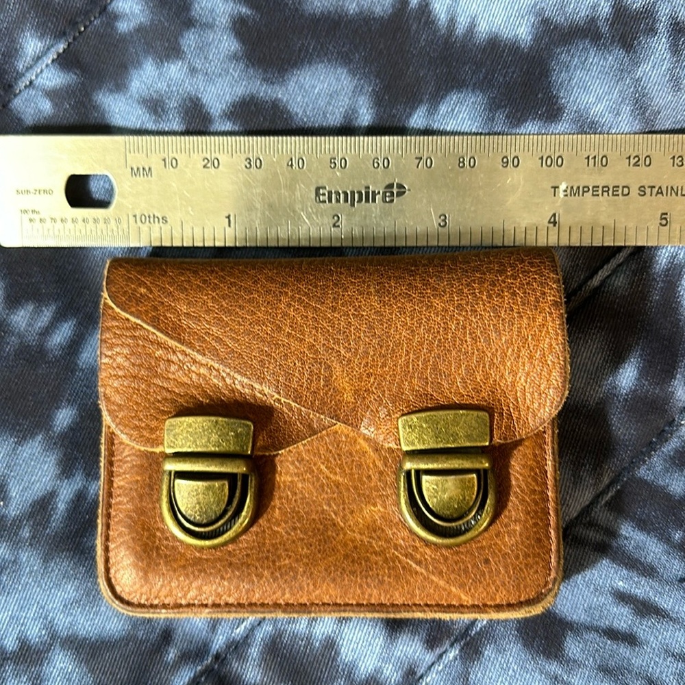 Duluth Trading Co. leather accordian wallet